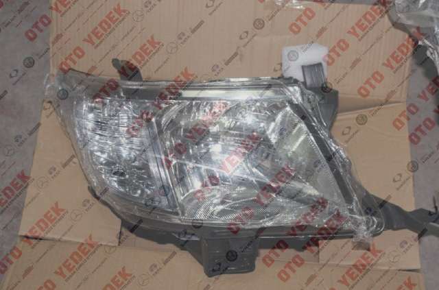 Toyota hilux sağ ön far